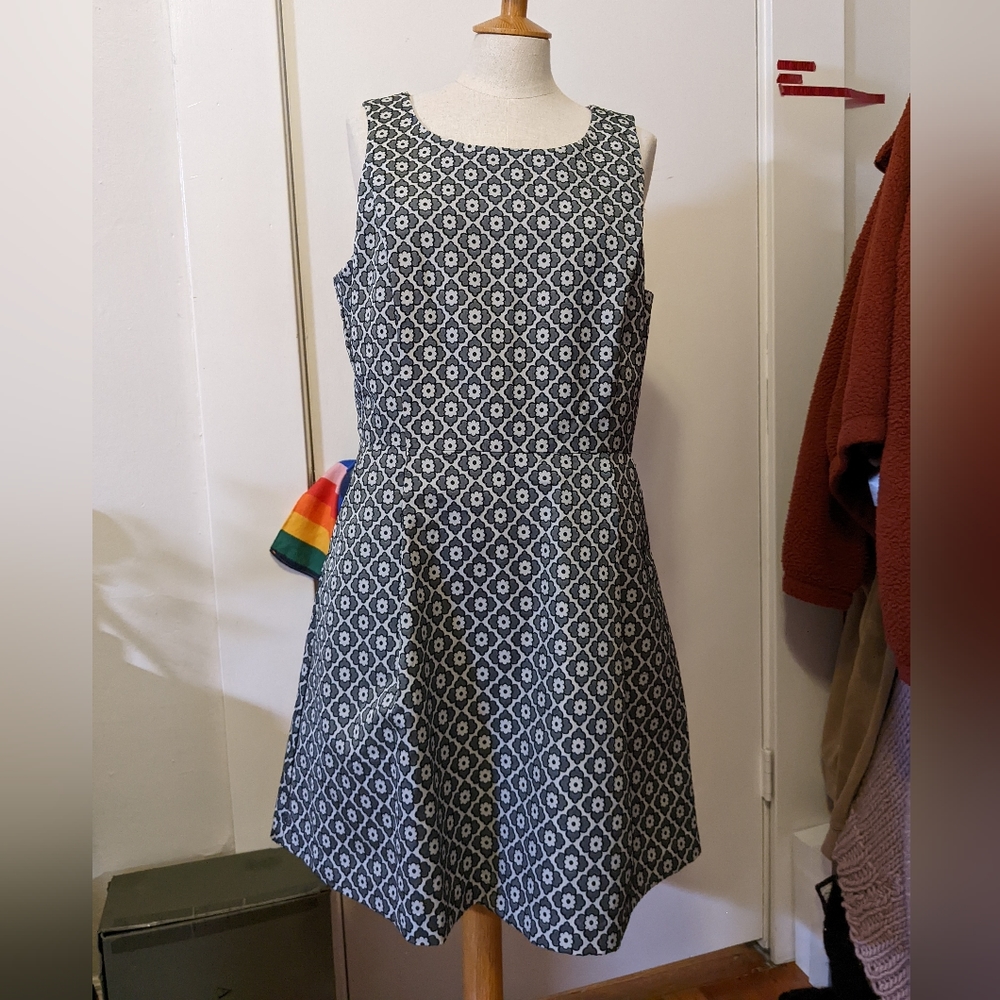 Women's Sleeveless Dress Large